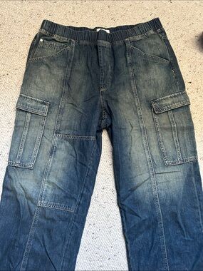 Pilcro cargo denim. New with tags. Size large
